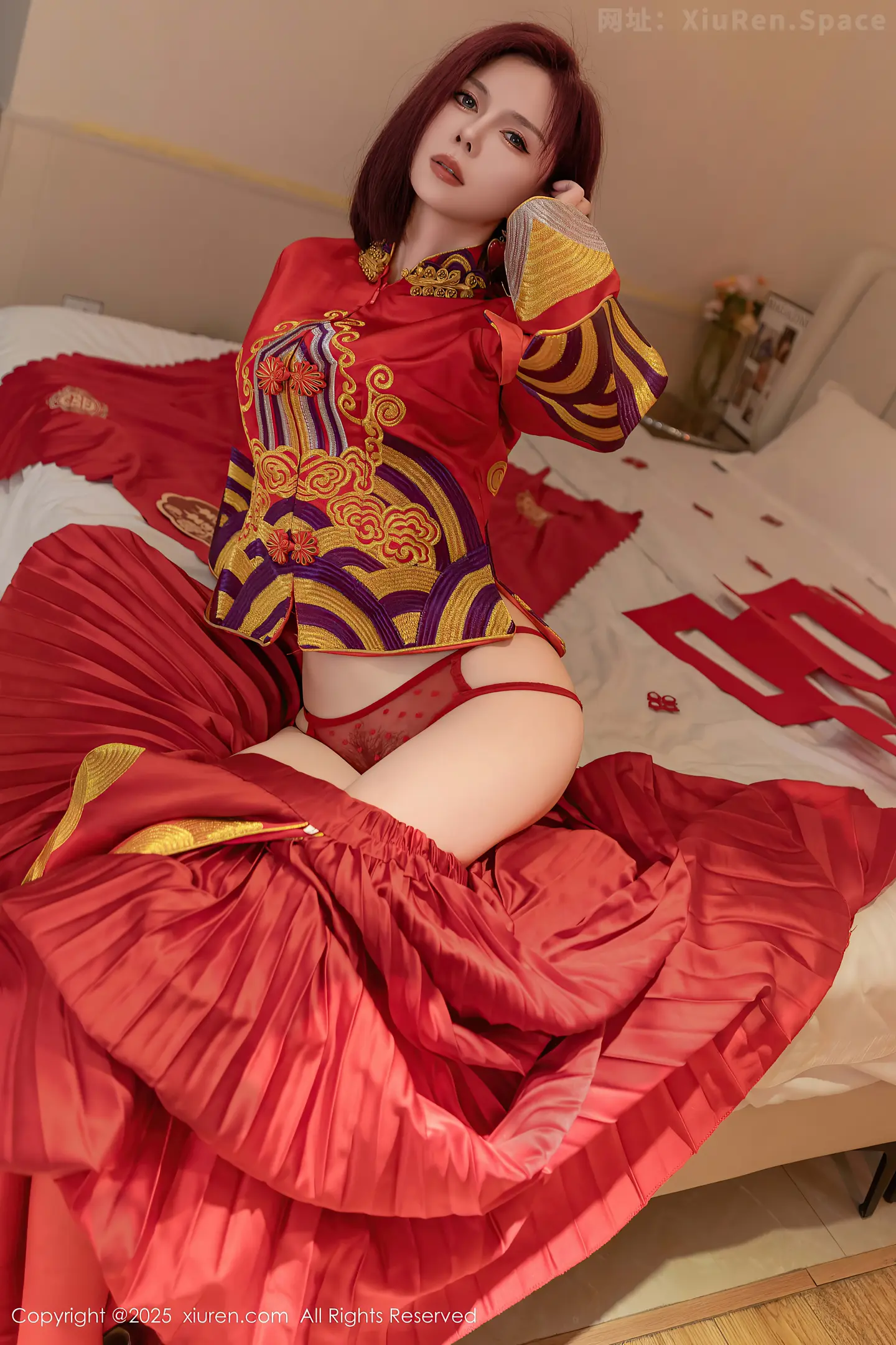 图片[2]-[XiuRen秀人网] VOL.9995 模特白芷yy新婚主题性感红色蕾丝内衣配红丝袜秀曼妙身姿诱惑写真90P-秀人网官方网站